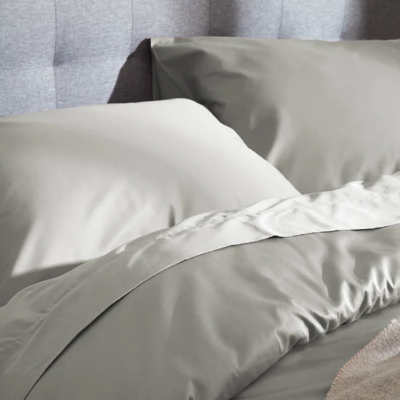 Hypoallergenic Silk Sheets for Sensitive SleepersOrganic Cotton Sateen Flat Sheet - Cloud Grey