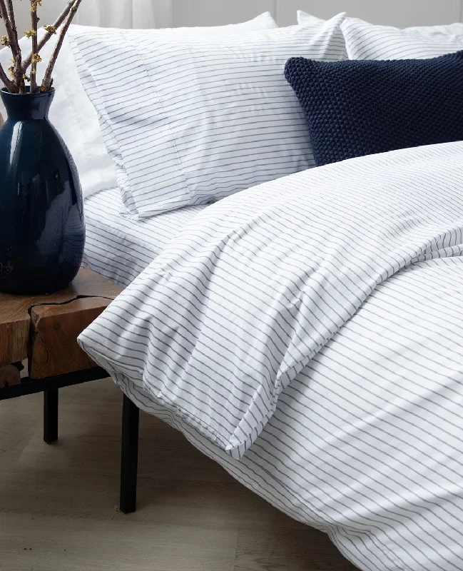 Hypoallergenic Silk Sheets for Sensitive SleepersGeorgia Stripe Navy