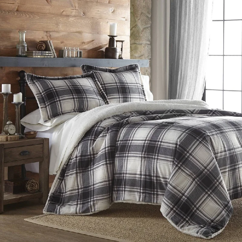 Silk - filled comforters for a luxurious and smooth touchAmerican Outdoorsman Montana Plaid Comforter Set Queen