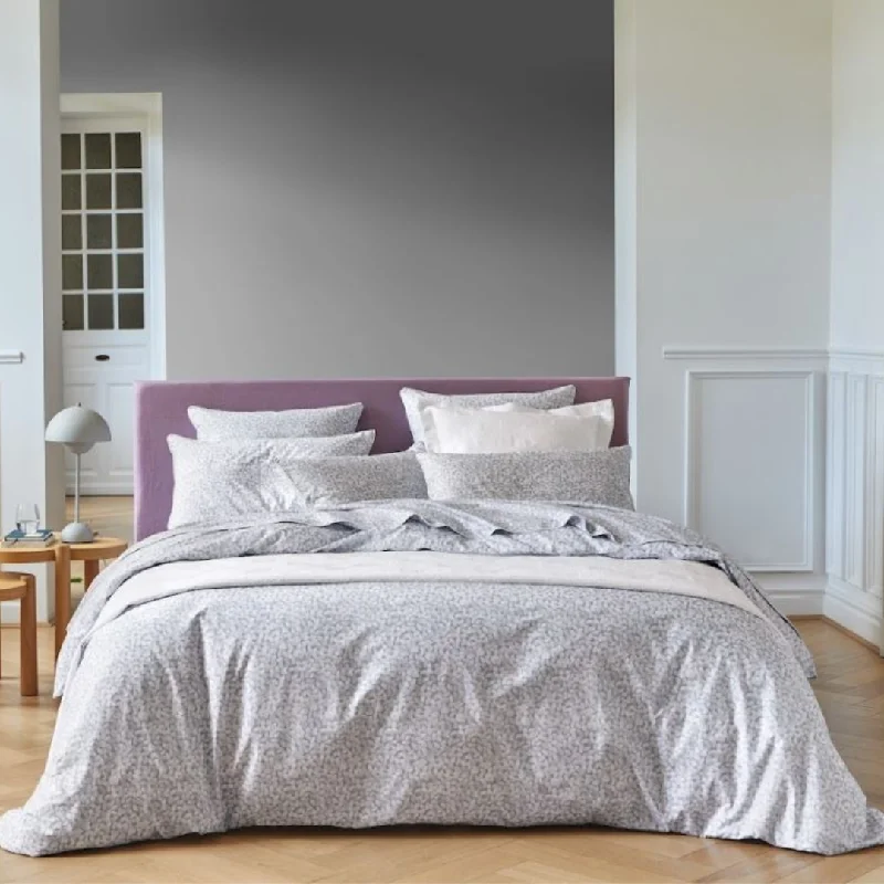 Linen duvet covers with a natural texture and breathabilityAnne de Solene Ruban Duvet Cover