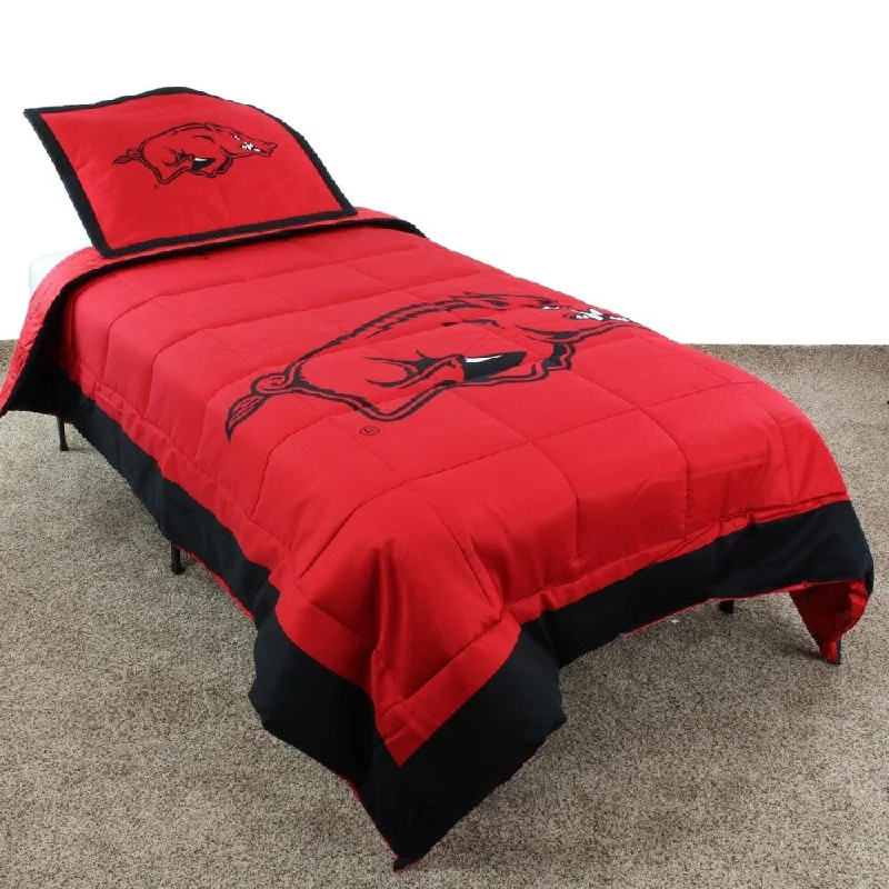 Latex - filled comforters with a bouncy texture and good supportArkansas Razorbacks Comforter Set