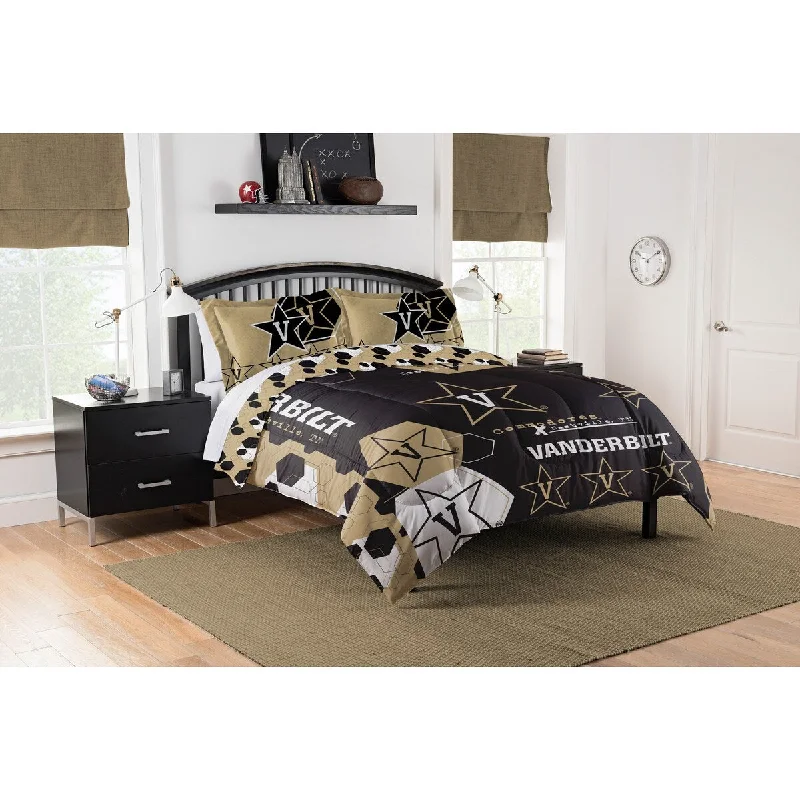 Goose down comforters known for their superior quality and insulationCOL 849 Vanderbilt Hexagon Take F/Q Comforter Set