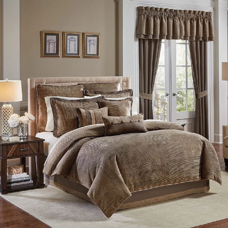 King - size comforters to fit large king - sized beds perfectlyCroscill Benson Comforter Set