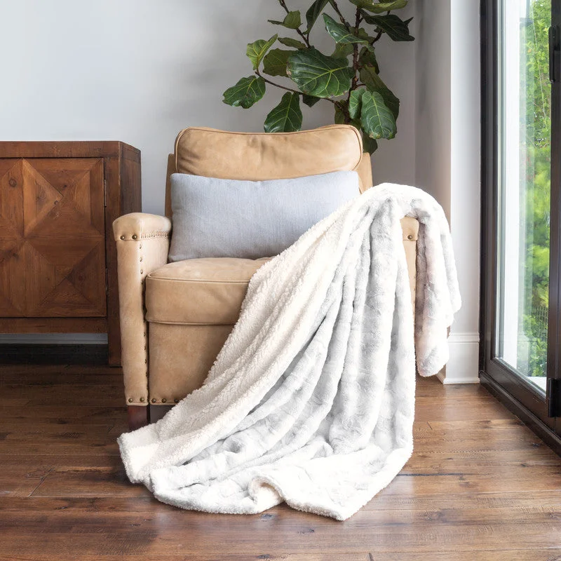 Silk blankets with a smooth and elegant touchFaux Fur Throw Blanket Light Gray Tie Dye