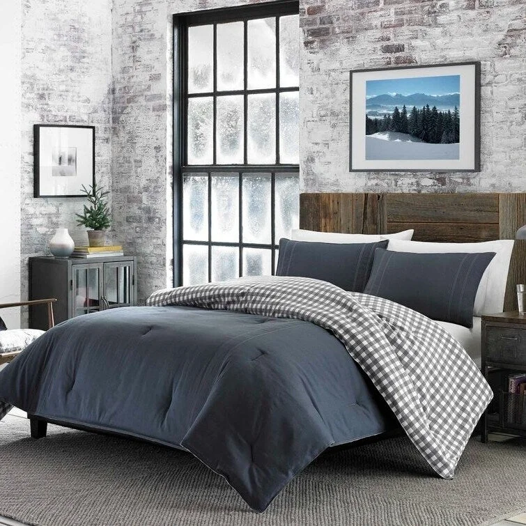 Down - filled comforters for supreme warmth and lightnessFull/Queen size 100 Percent Cotton Reverse Plaid Gray/White Comforter Set