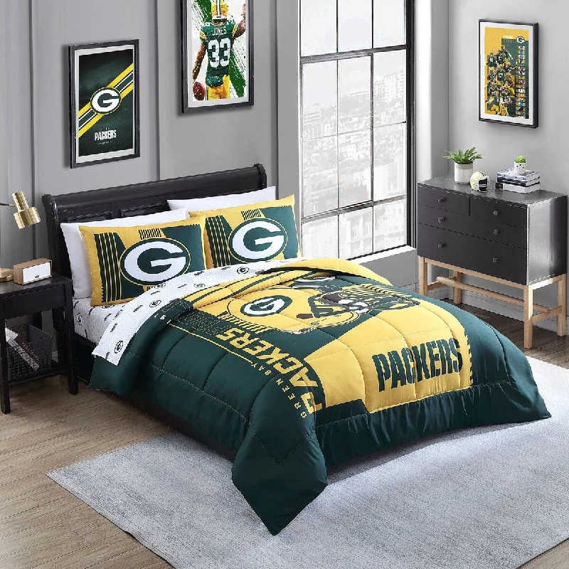 Latex - filled comforters with a bouncy texture and good supportGreen Bay Packers NFL Licensed "Status" Bed In A Bag Comforter & Sheet Set