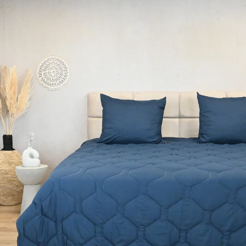 Duvet covers that work well with memory - foam mattresses for added comfortHappyDuvet Dark blue - Coverless Summerduvet for Warm Days