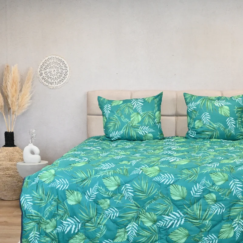 Velvet duvet covers for a plush and cozy lookHappyDuvet Green Leaves - Coverless Summerduvet for Warm Days