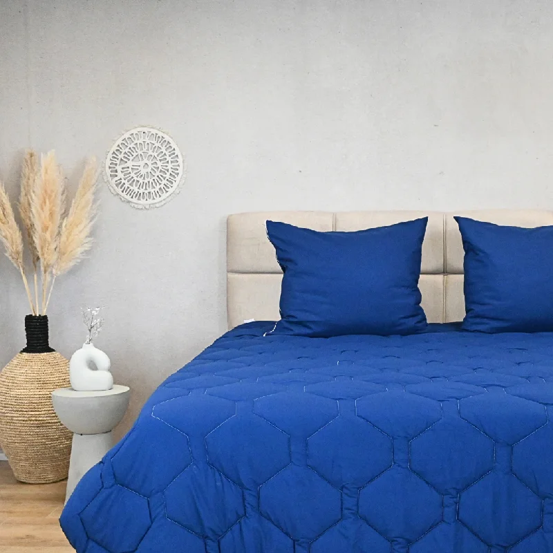 Ombre - colored duvet covers with a gradient effect for a trendy and unique styleHappyDuvet Navy - Adjustable 4 seasons coverless duvet