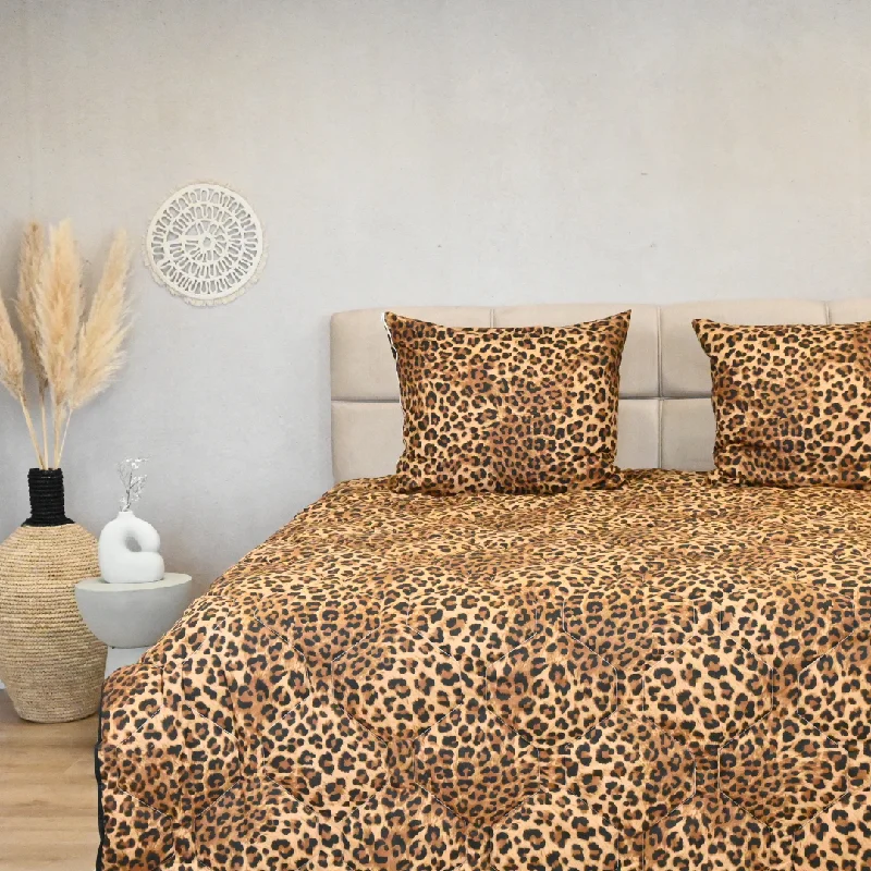 Queen - size duvet covers for standard queen - sized mattressesHappyDuvet Panther - Coverless Summerduvet for Warm Days