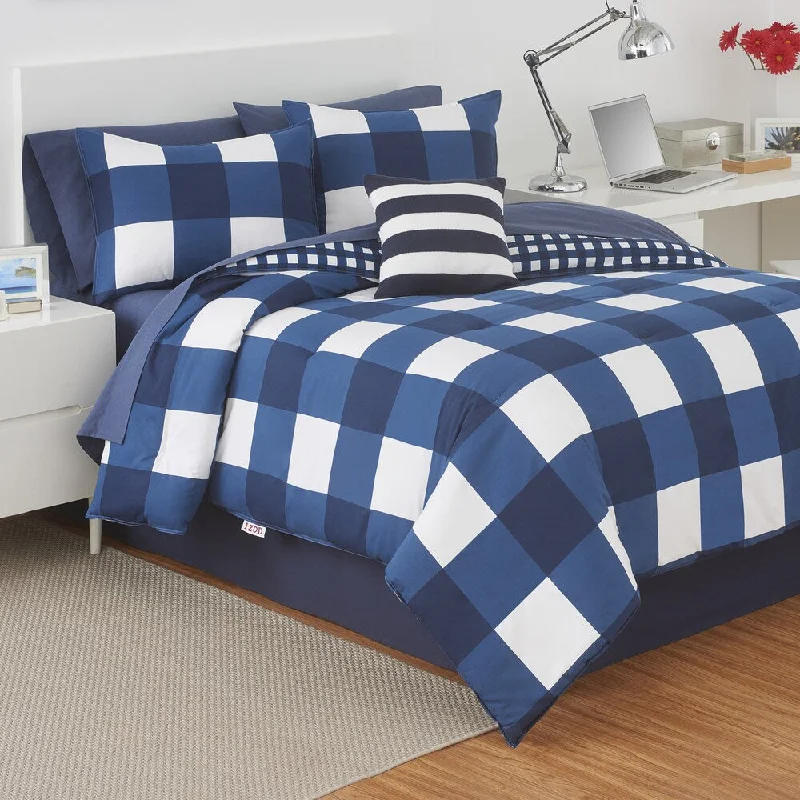 Full - size comforters suitable for full - sized beds in guest rooms or small bedroomsIzod Buffalo Blue Plaid Comforter Set