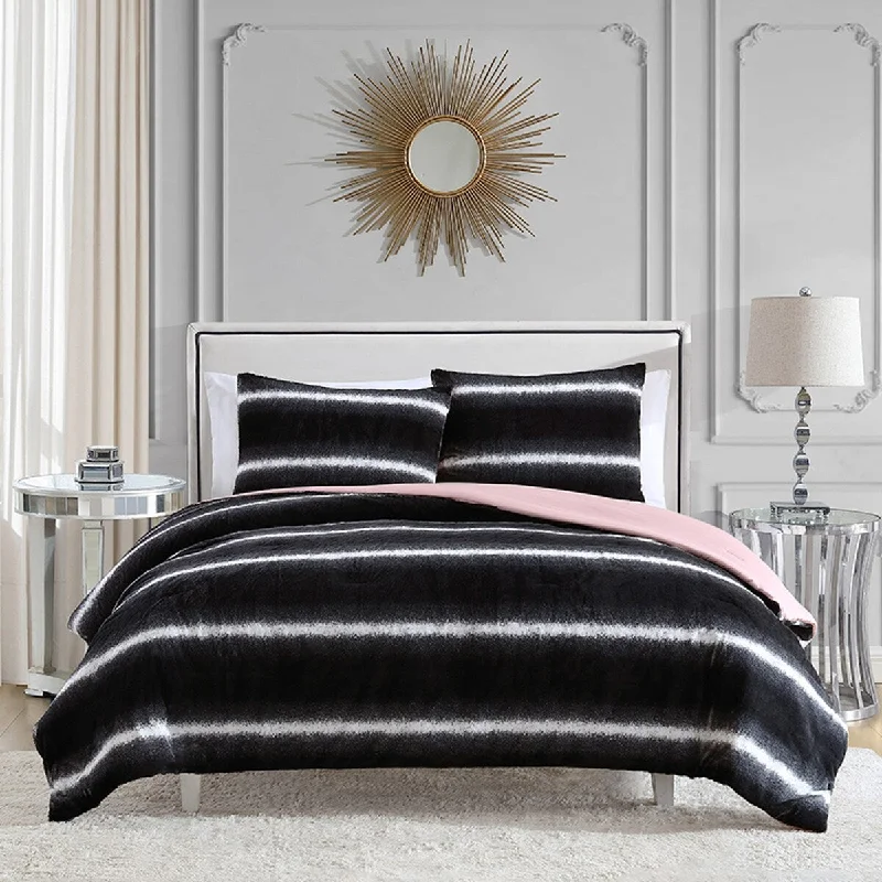 Bamboo - fiber - filled comforters with antibacterial and breathable qualitiesJuicy Couture Ombre Stripe Comforter Set