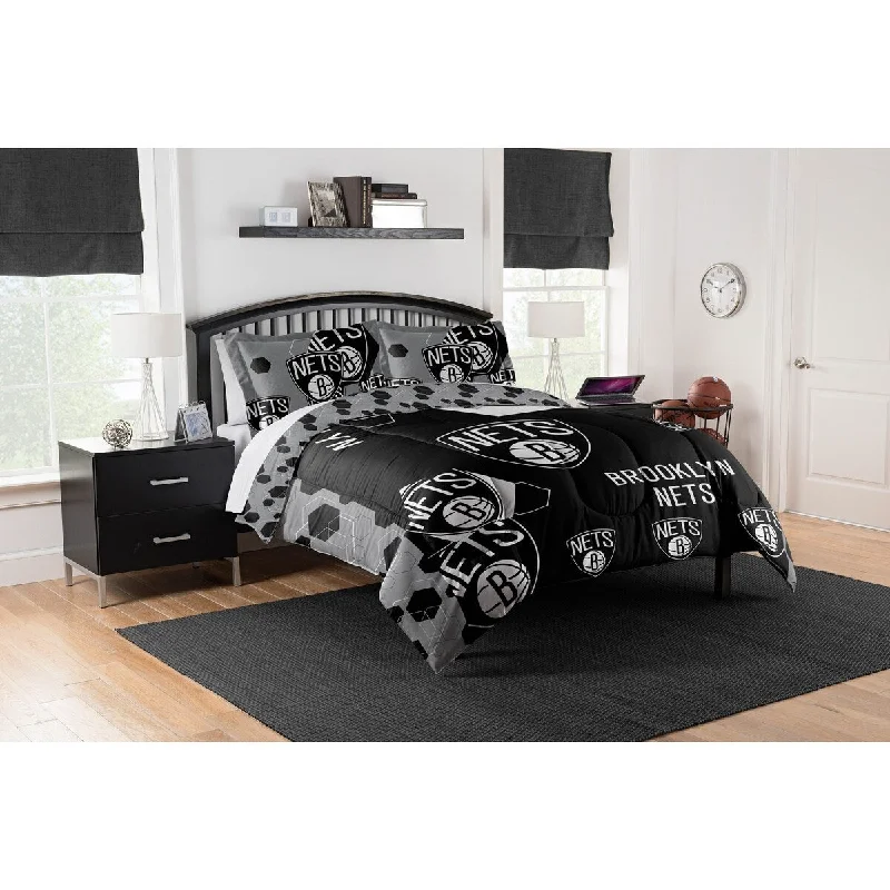 Silk - filled comforters for a luxurious and smooth touchNBA 849 Nets Hexagon F/Q Comforter Set