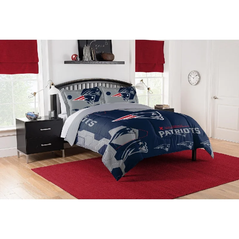 King - size comforters to fit large king - sized beds perfectlyNFL 849 Patriots Hexagon F/Q Comforter Set