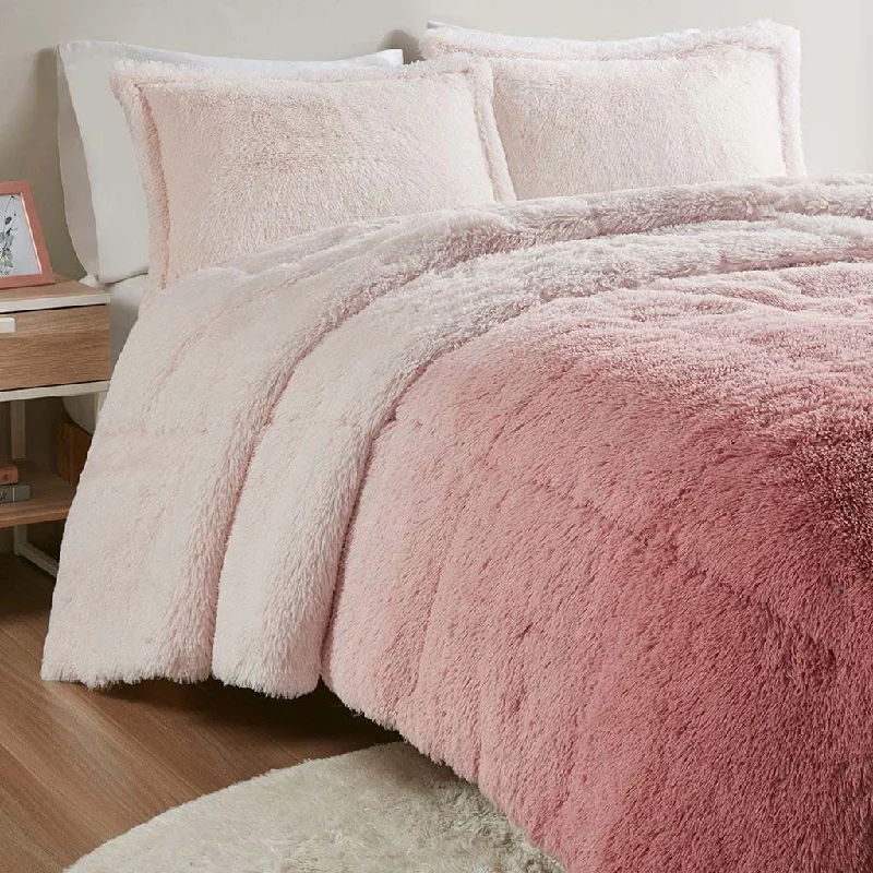 Duck down comforters with a softer feel and good warmth retentionOmbre Shaggy Comforter Mini Set