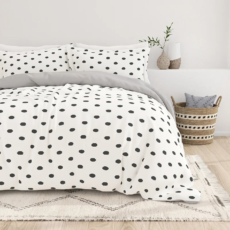 Paisley - printed duvet covers for an exotic and elegant appearancePainted Polkadot Pattern 3-Piece Reversible Duvet Cover Set