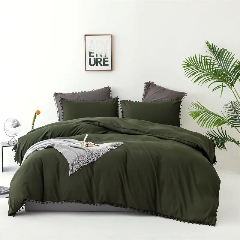 Latex - filled comforters with a bouncy texture and good supportPom Pom Boho Ball Bedding Comforter Sets Queen Size