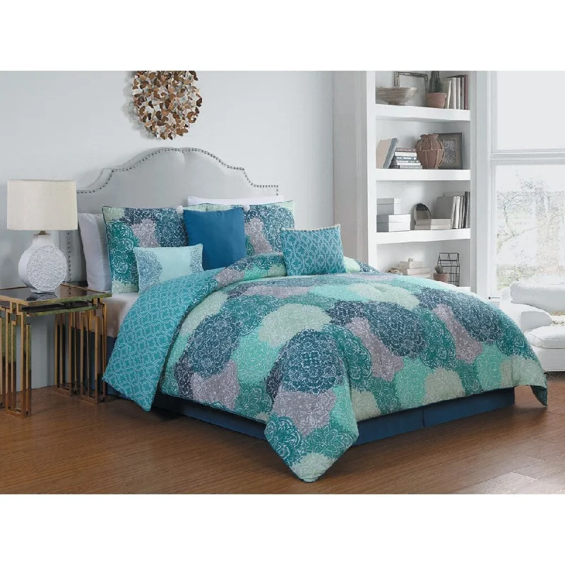 Full - size comforters suitable for full - sized beds in guest rooms or small bedroomsPorch & Den Hydrangea Comforter Set