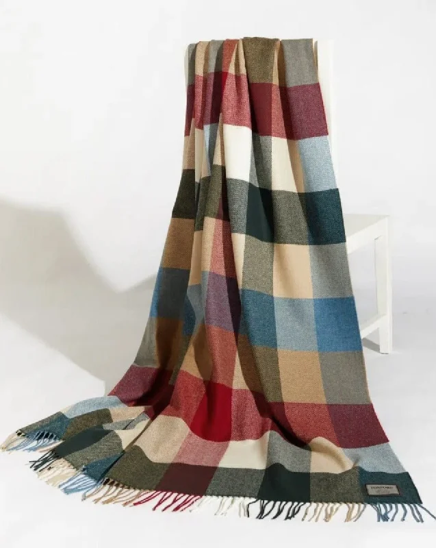 Cotton blankets for breathability and a lightweight feelREVERSIBLE SOFT COLOR PLAID LAMBSWOOL THROW