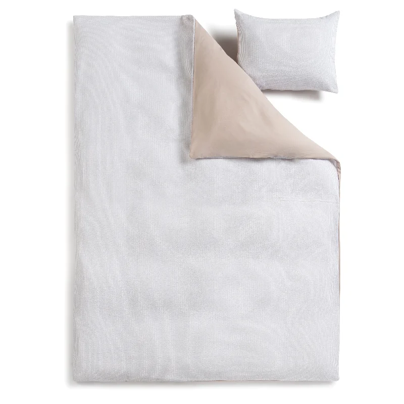 Snap - closure duvet covers for a quick and convenient way to open and closeSeersucker Taupe Crib Linen