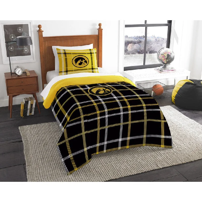 Cotton - filled comforters for a breathable and natural sleep experienceThe Northwest Company COL 835 Iowa Twin Comforter Set