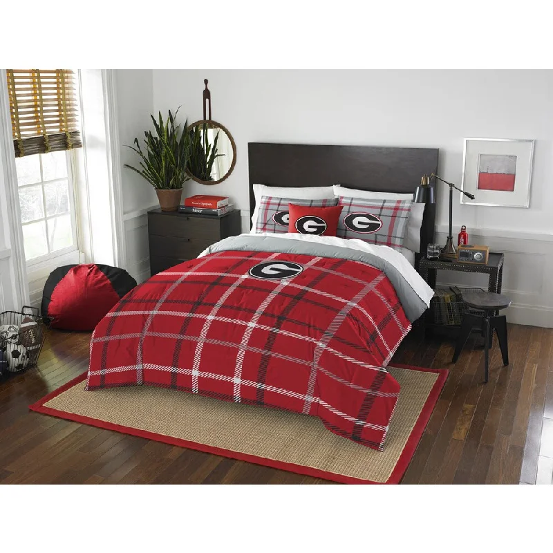 Full - size comforters suitable for full - sized beds in guest rooms or small bedroomsThe Northwest Company COL 836 Georgia Full Comforter Set