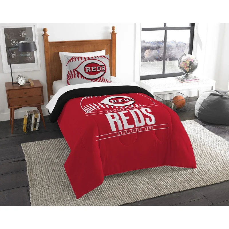 Latex - filled comforters with a bouncy texture and good supportThe Northwest Company MLB Cincinnati Reds Grandslam Twin 2-piece Comforter Set