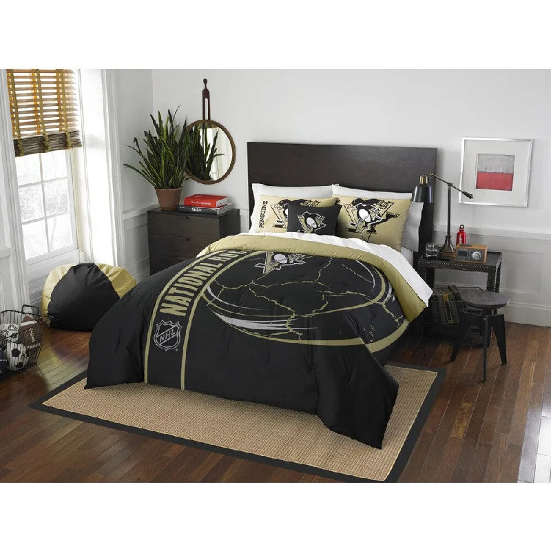 Latex - filled comforters with a bouncy texture and good supportThe Northwest Company Official NHL Pittsburgh Penguins Full Applique 3-piece Comforter Set