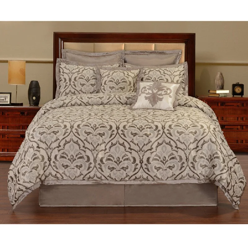 Duck down comforters with a softer feel and good warmth retentionVilla Patina 8-piece Comforter Set