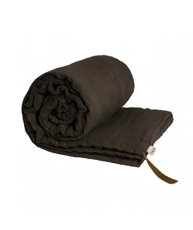 Acrylic blankets for a soft and affordable alternativeNumero 74 Winter Blanket - Taupe